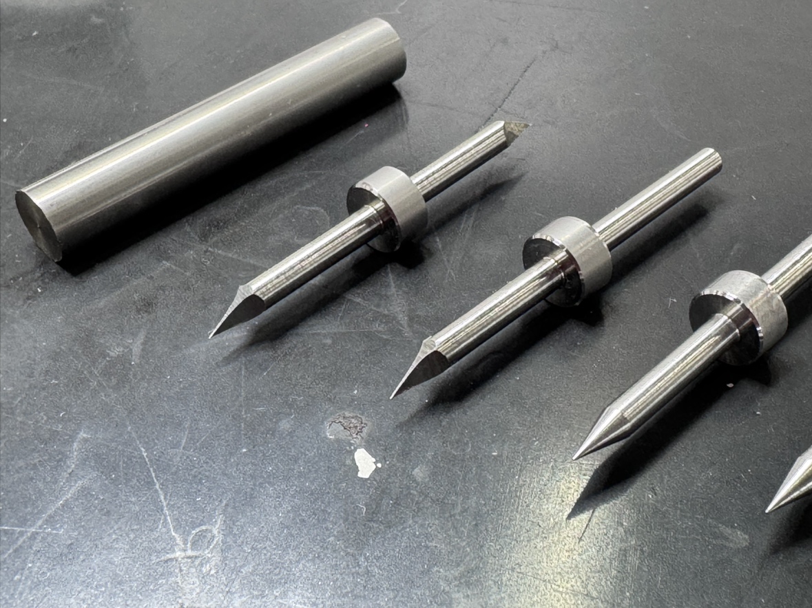 スジ彫り工具を自作